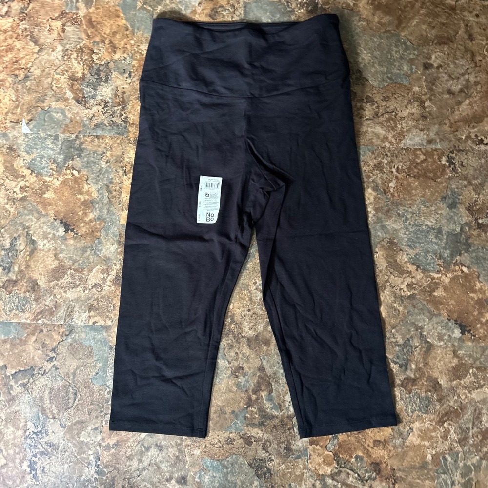 No Boundaries Capri Leggings Women Size Small (4-6) Black Stretch Pants Capris